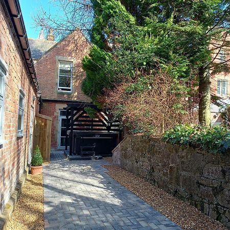 The West Wing At Eriviat Hall Hot Tub Henllan  Exterior photo